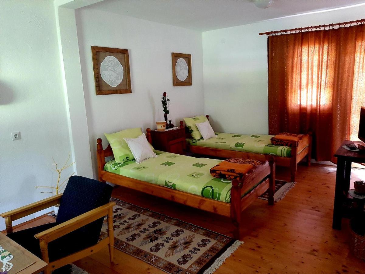 Kosta's Romantic House Апартаменти